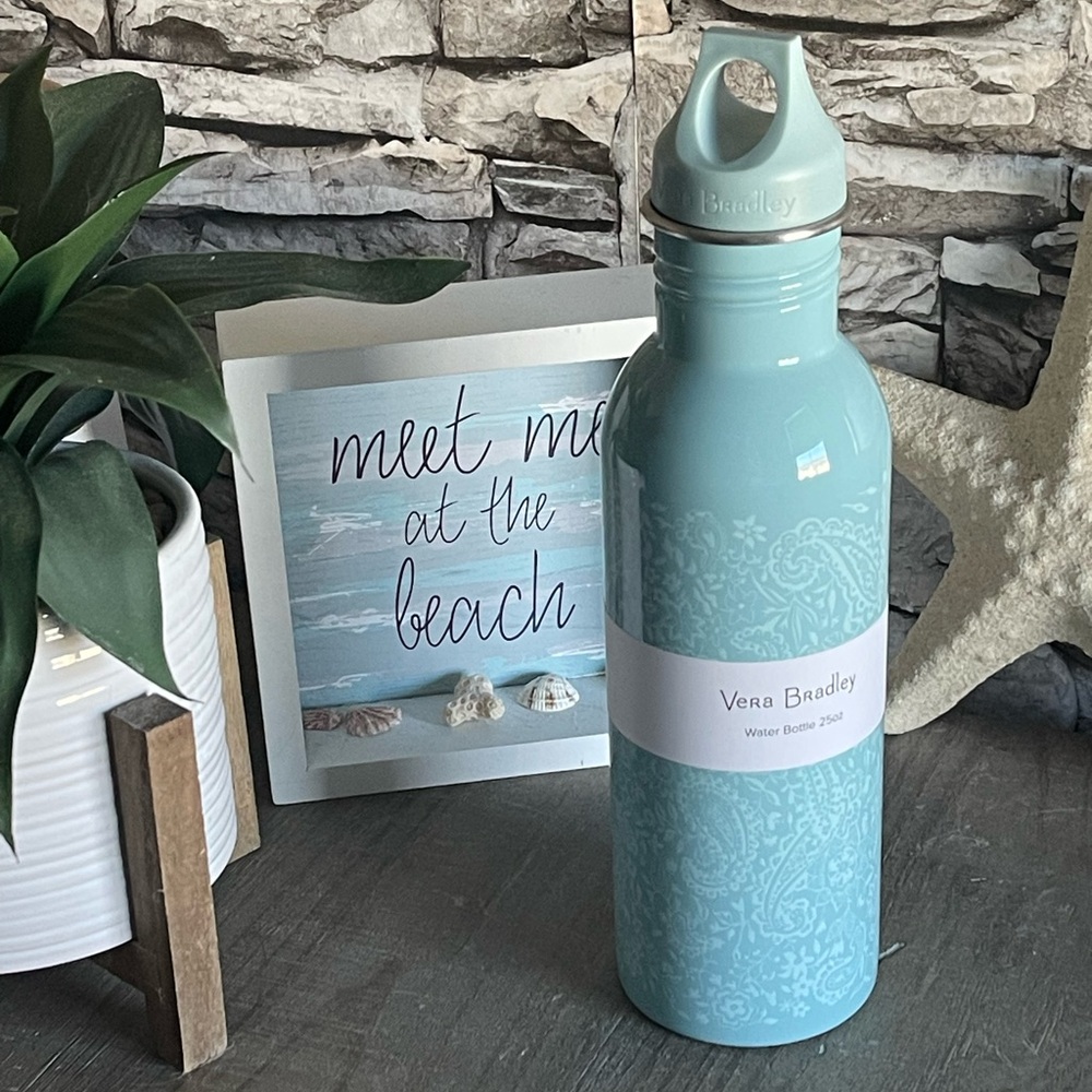 VERA BRADLEY 25OZ WATER BOTTLE EDEN PAISLEY MINT*** BRAND NEW IN GIFT BOX